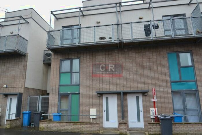 3 Bedroom Town House To Rent In Boston Street, Hulme, Manchester., M15
