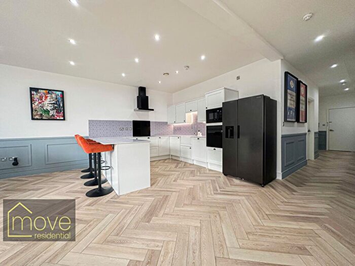 2 Bedroom Flat For Sale In Water Street, Tower Building, L3 - Photo 4