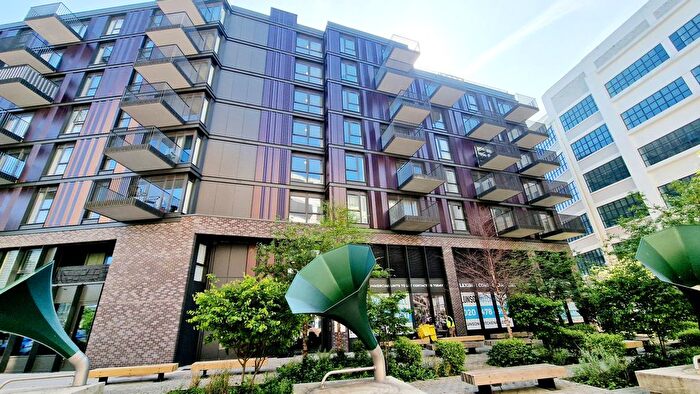 1 Bedroom Flat To Rent In Gramophone Lane, Hayes, UB3