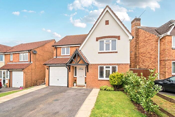 4 Bedroom Property For Sale In Amberley Road, Clanfield, Waterlooville, PO8