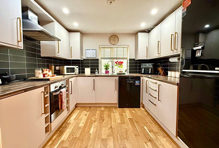 2 Bedroom Maisonette For Sale In Henville Close, Gosport, PO13