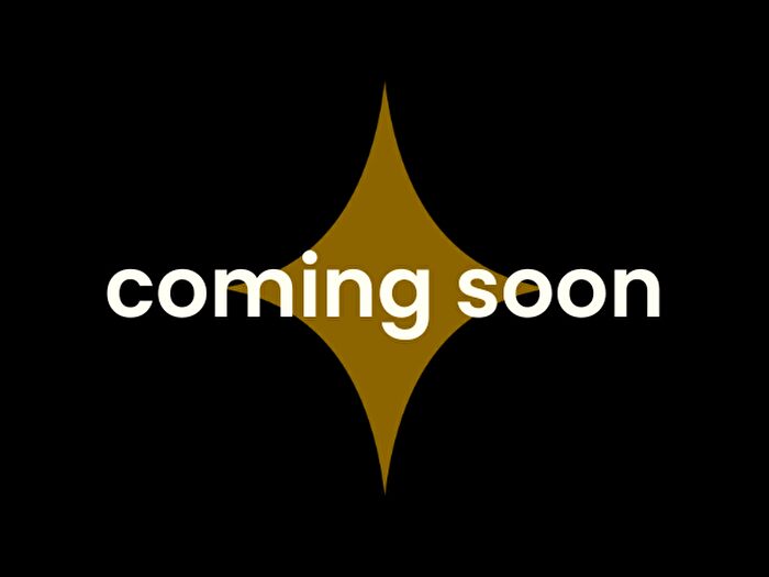 2 Bedroom Property To Rent In Flat, Mayfair Court, Manchester, M14