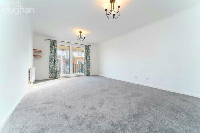 2 Bedroom Flat To Rent In Neptune Court, The Strand, Brighton, BN2