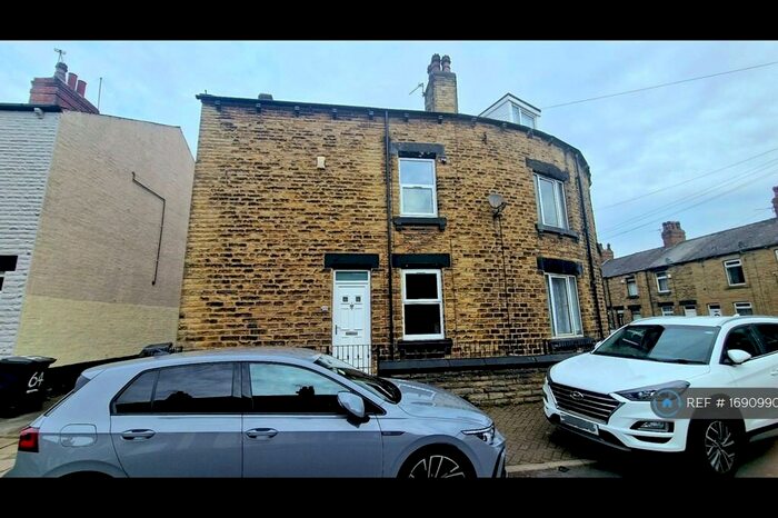 2 Bedroom Terraced House To Rent In St. Georges Road, Barnsley, S70