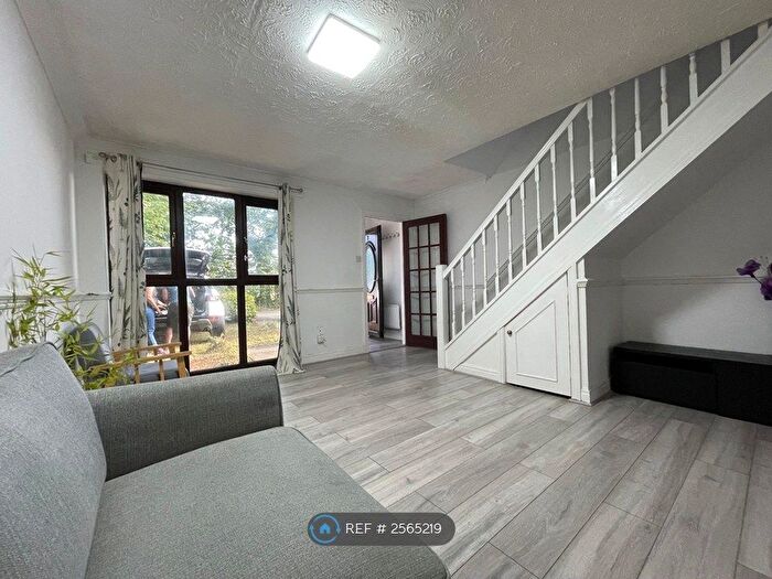 2 Bedroom End Of Terrace House To Rent In Dobbinetts Lane, Manchester, M23