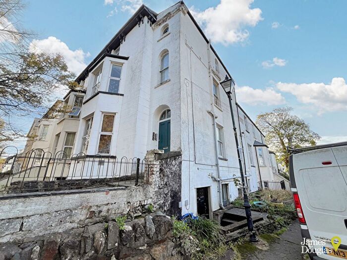 2 Bedroom Flat For Sale In Wordsworth Avenue, Roath, Cardiff, CF24