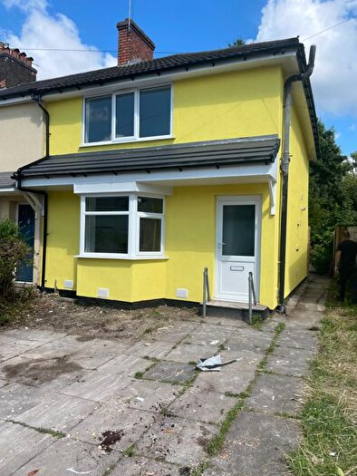 3 Bedroom End Of Terrace House To Rent In Beauchamp Road, Birmingham, B13