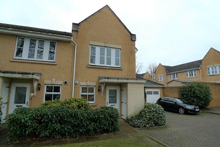 2 Bedroom End Of Terrace House To Rent In Sparkes Close, Bromley, BR2