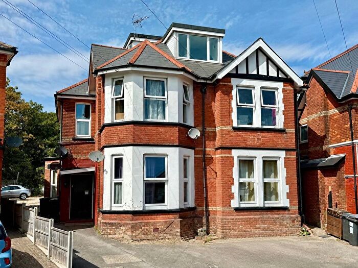 1 Bedroom Flat For Sale In Westbourne Park Road, Westbourne, BH4