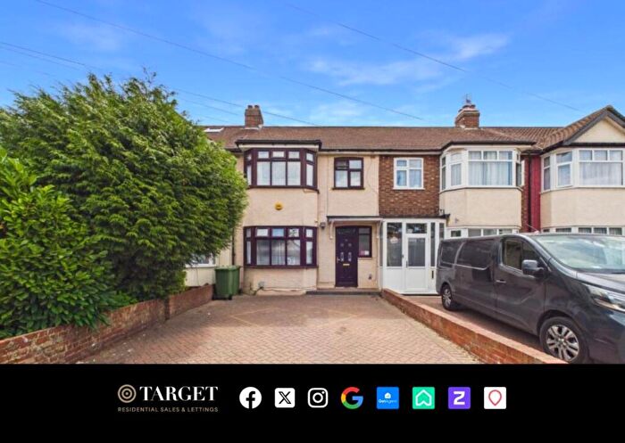 3 Bedroom Terraced House To Rent In Northfield Road, EN8