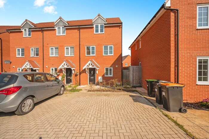 3 Bedroom End Of Terrace House For Sale In Dragonfly Crescent, Biddenham, Bedford, Bedfordshire, MK40