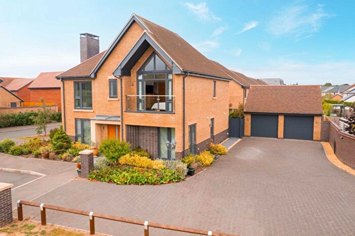 4 Bedroom Detached House For Sale In Moles End, Stratford-upon-Avon, CV37