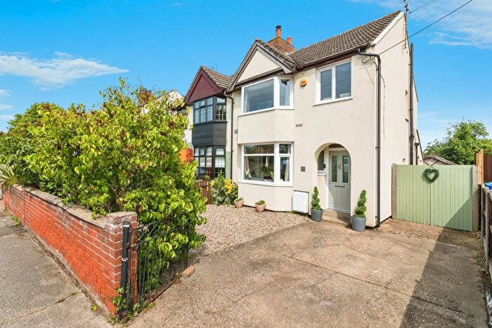3 Bedroom Semi-Detached House For Sale In Colville Road, Lowestoft, NR33
