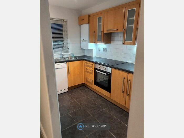 1 Bedroom Flat To Rent In Braithwaite Aven, Romford, RM7