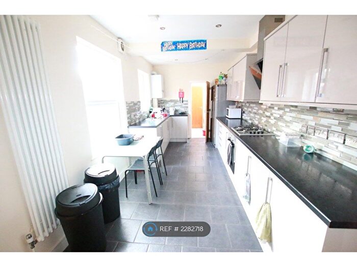 6 Bedroom Terraced House To Rent In Norris Road, Reading, RG6