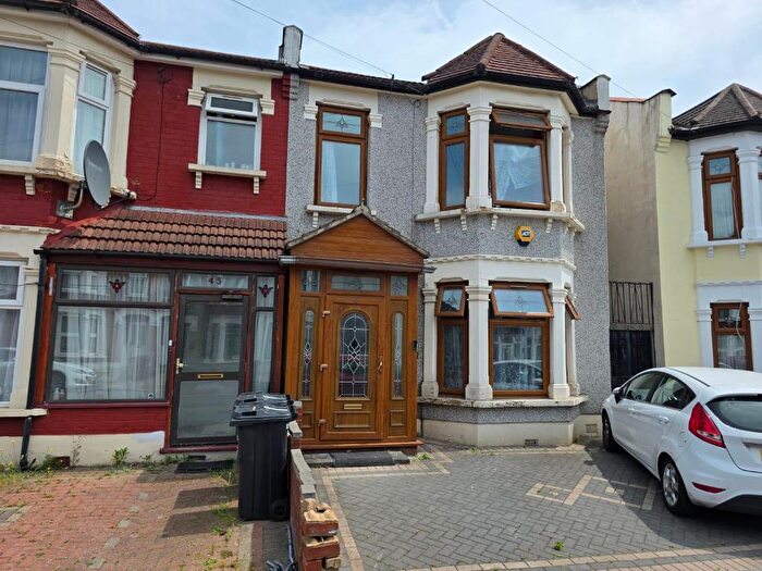 5 Bedroom Terraced House To Rent In Cobham Road, Ilford, London, IG3