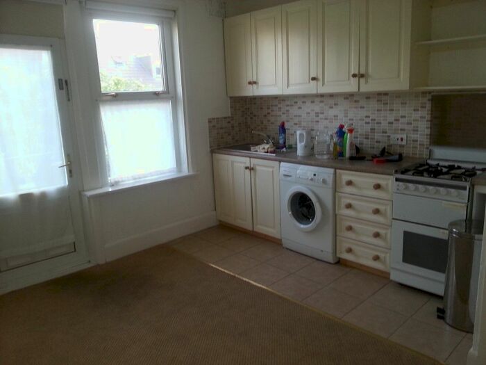 2 Bedroom Flat To Rent In Hawthorn Road, Bournemouth, BH9