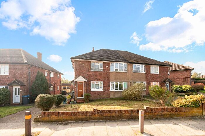 2 Bedroom Flat To Rent In Shrewsbury Close, Surbiton, KT6