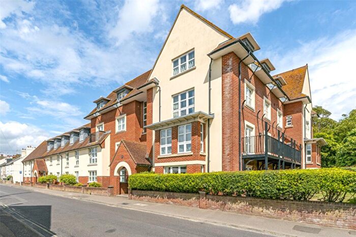 2 Bedroom Flat For Sale In Park Road, Worthing, West Sussex, BN11