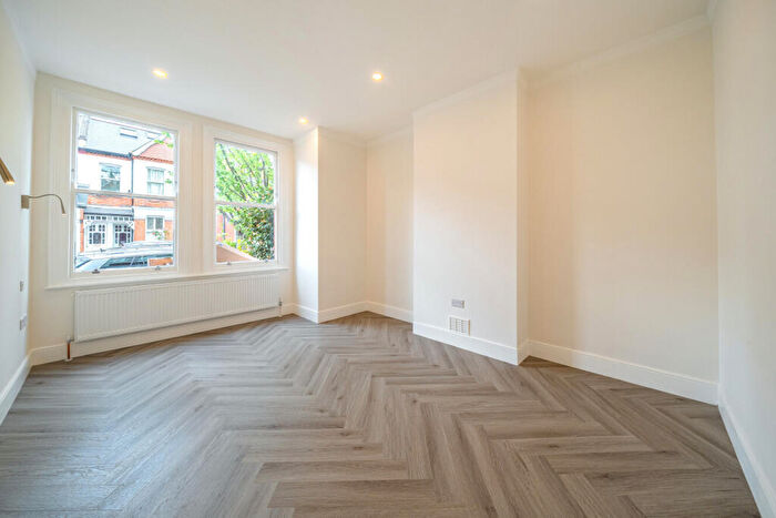 3 Bedroom Property To Rent In Oakmead Road, London, SW12
