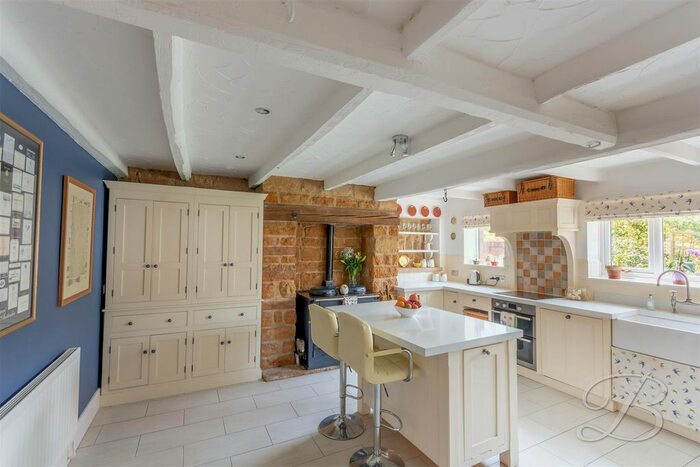 4 Bedroom Barn Conversion For Sale In Derby Road, Kirkby-In-Ashfield, Nottingham, NG17