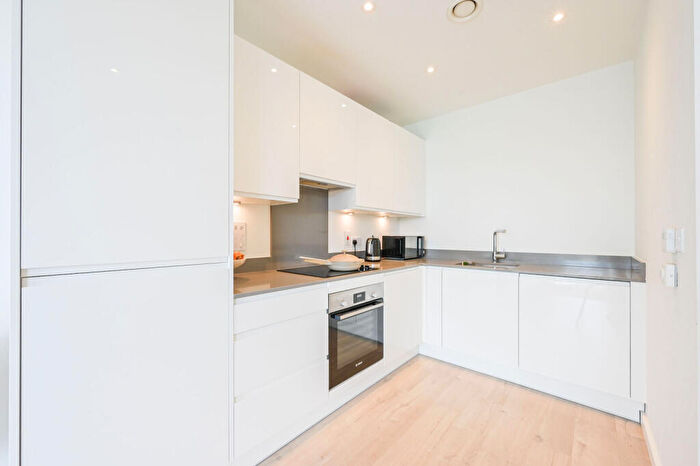 1 Bedroom Flat For Sale In Gaylon Point, , Docklands, London, E16