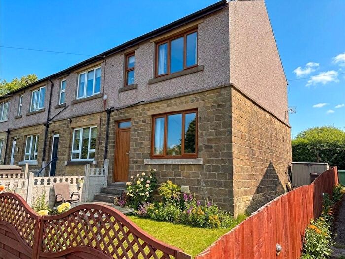 2 Bedroom End Of Terrace House For Sale In Oak Tree Avenue, Fenay Bridge, HD8