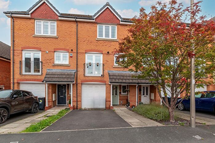 4 Bedroom Town House For Sale In Callender Gardens, Helsby, Frodsham, WA6