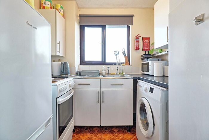 1 Bedroom Flat For Sale In Parsonage Road, Grays, RM20