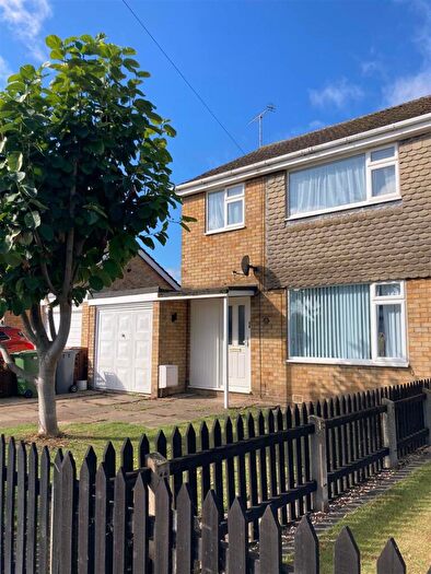 3 Bedroom Semi-Detached House For Sale In Woburn Drive, Thorney, Peterborough, PE6