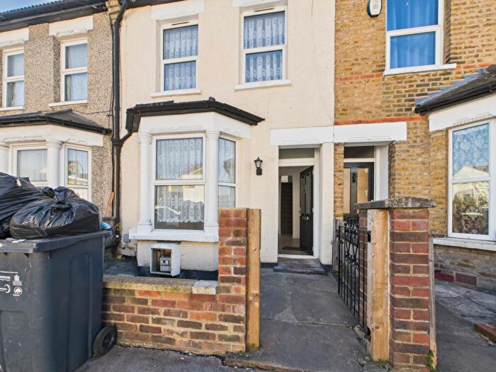 3 Bedroom Terraced House To Rent In Hampton Road, Croydon, CR0
