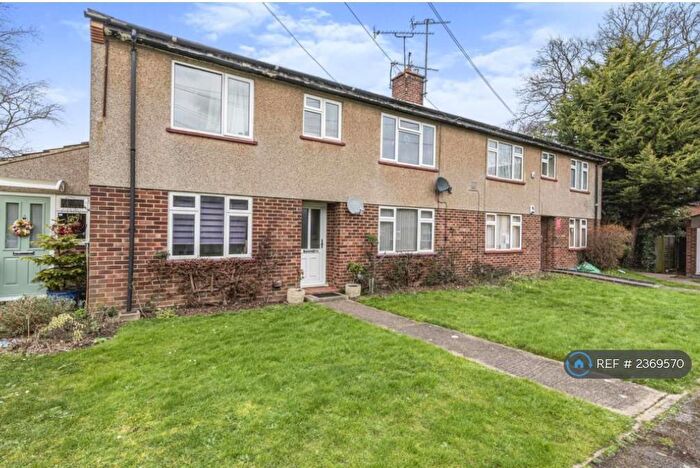 2 Bedroom Maisonette To Rent In Frensham Green, Reading, RG2