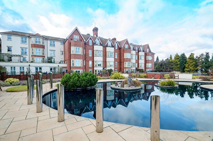 3 Bedroom Apartment To Rent In Royal Court Apartments, - Lichfield Road, Sutton Coldfield, B74