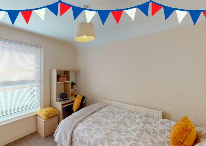 3 Bedroom Terraced House To Rent In Student Property - York Avenue - /, LN1