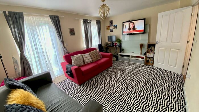 3 Bedroom House To Rent In Bowfell Close, Worsley, M28