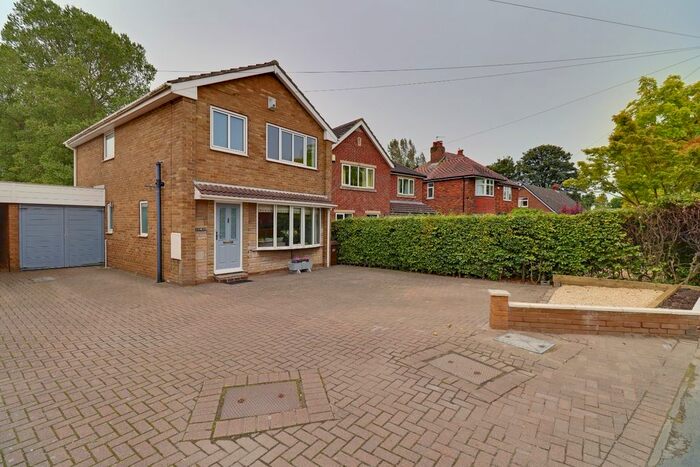 3 Bedroom Link Detached House For Sale In Main Road, Burn, YO8