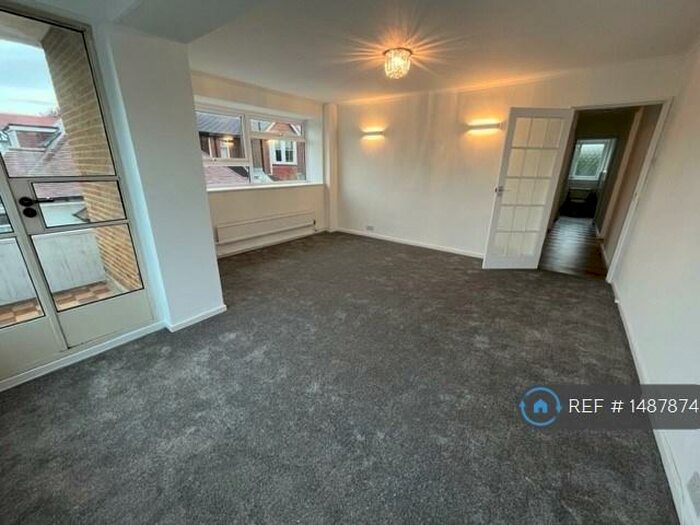 2 Bedroom Flat To Rent In Princes Avenue, Hove, BN3