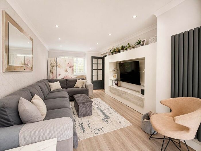 3 Bedroom Semi-Detached House For Sale In Mildred Avenue, Borehamwood, WD6