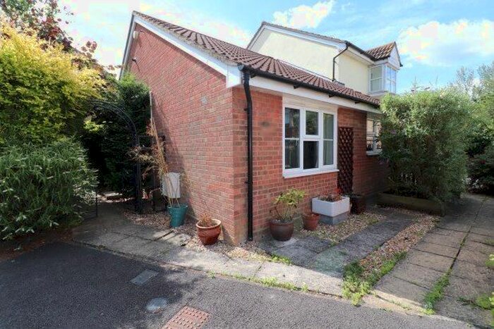 2 Bedroom Detached Bungalow To Rent In Mulberry Gardens, Witham, CM8