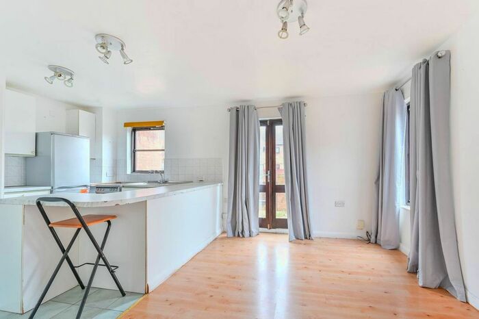 1 Bedroom Flat To Rent In Fleetwood Court, Beckton, London, E6