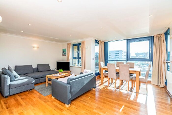 2 Bedroom Apartment To Rent In Charter House, Ocean Village, SO14