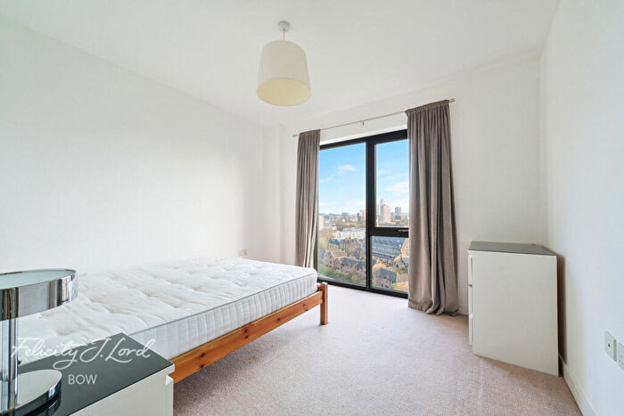 2 Bedroom Apartment For Sale In Cotall Street, London, E14