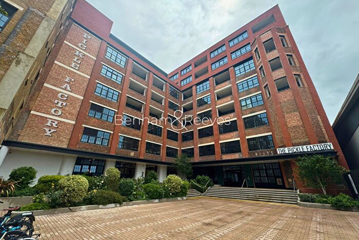 2 Bedroom Flat To Rent In Pickle Factory, Bermondsey, SE1