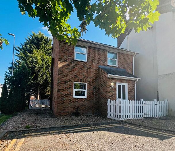 3 Bedroom Detached House For Sale In Albert Street, Maidenhead, SL6