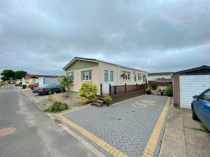 2 Bedroom Detached Bungalow For Sale In Wooburn Common Road, Wooburn Green, HP10