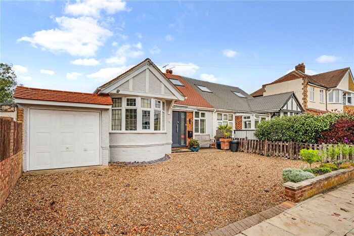 4 Bedroom Bungalow For Sale In Glasbrook Avenue, Twickenham, TW2