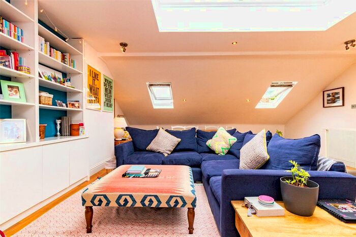 2 Bedroom Flat To Rent In Coningham Road, London, W12