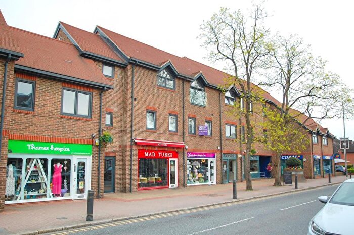 2 Bedroom Apartment For Sale In The Broadway, Farnham Common, SL2