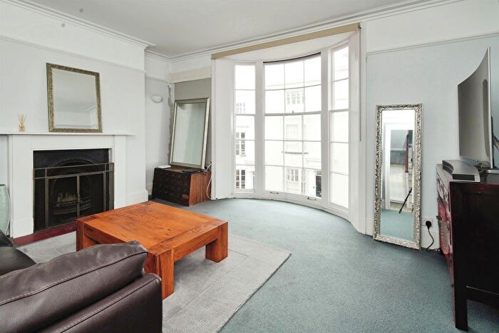 3 Bedroom Terraced House For Sale In Hampton Place, Brighton, BN1