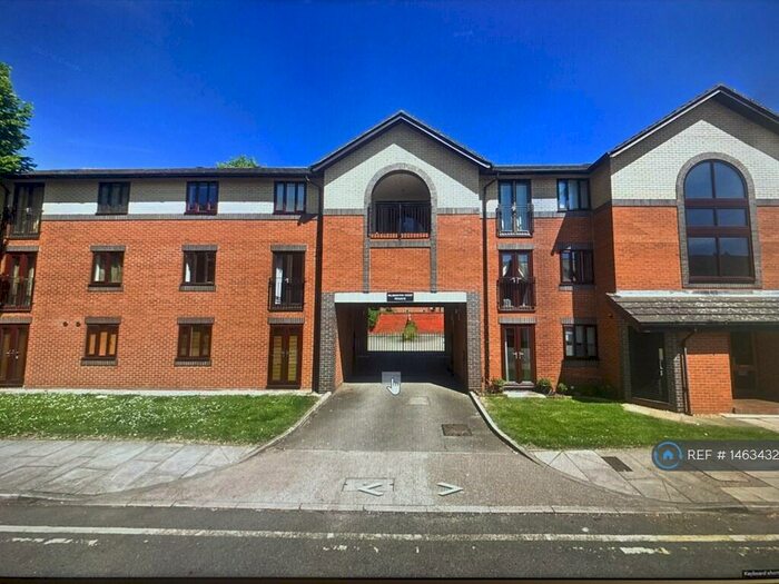 1 Bedroom Flat To Rent In Palmerston Court, Northampton, NN1
